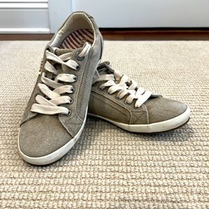 Taos Star Sneakers size 7 color khaki wash